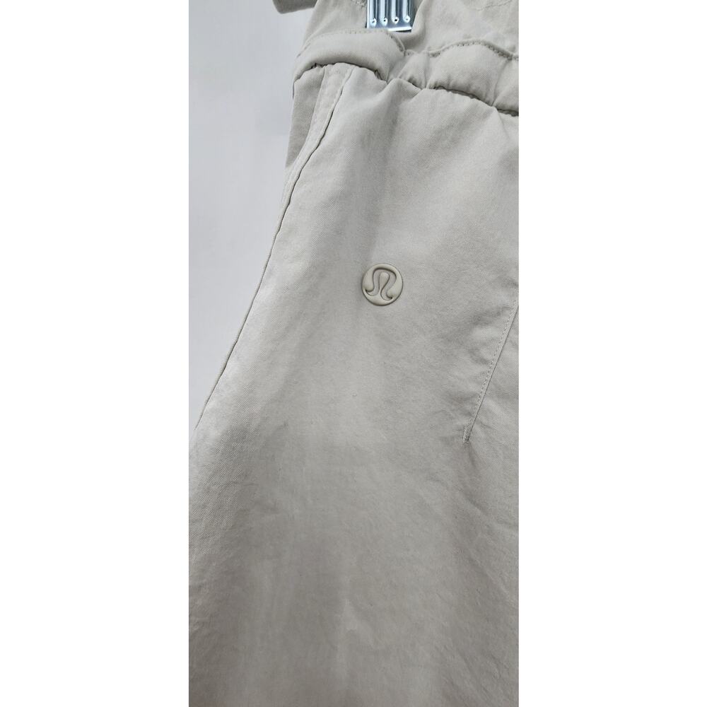 Lululemon Cinchable Waist High-Rise Woven Short 3.5"‎ In Bone Large - Picture 10 of 11